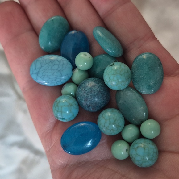 Crafters Semi precious predrilled lot - Picture 5 of 5